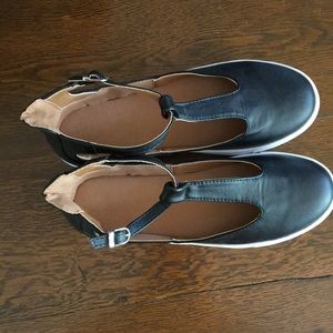 NWOT Dosomi Synthetic Leather T-strap Sneakers